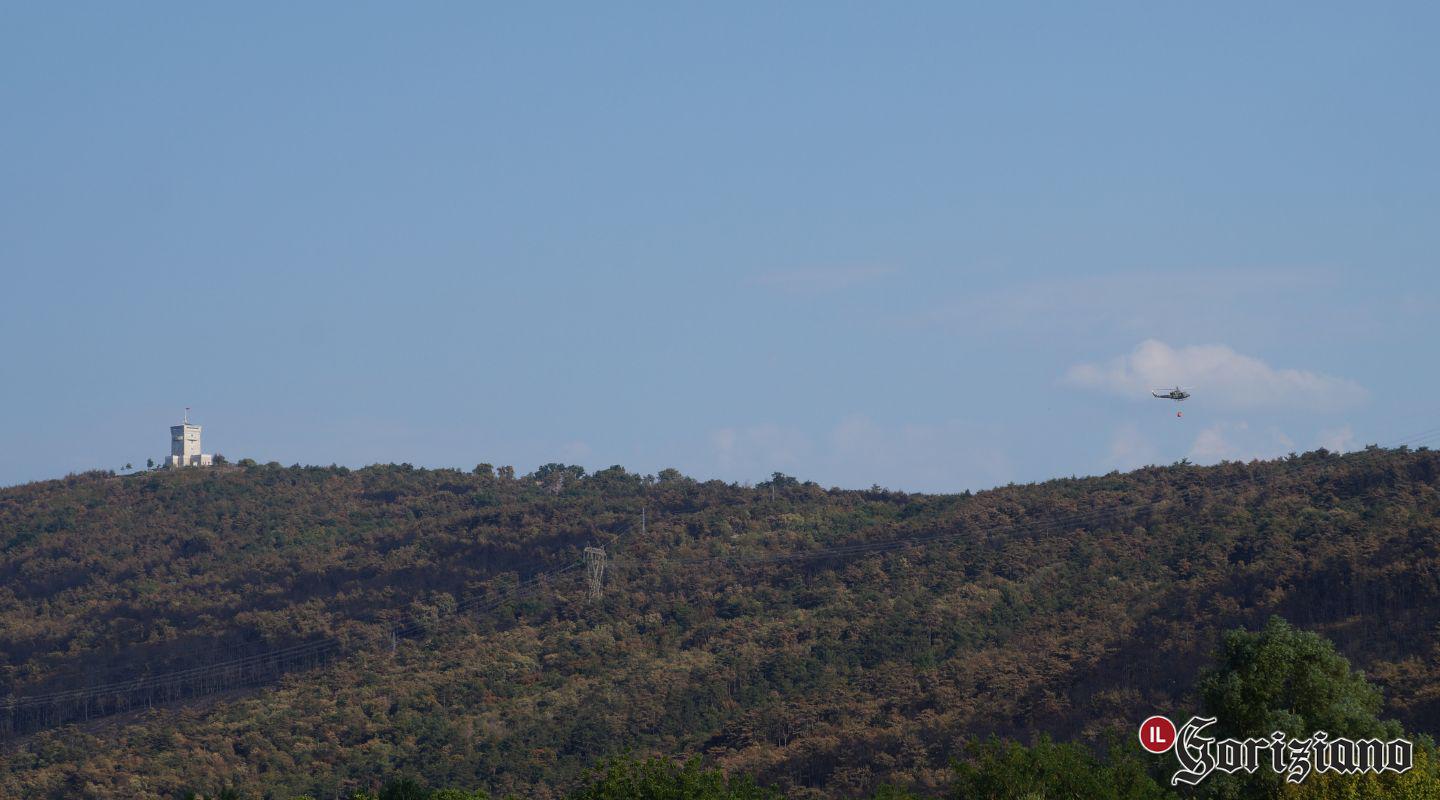 Copertina per In fumo oltre 3.500 ettari, Lubiana studia la difesa del Carso